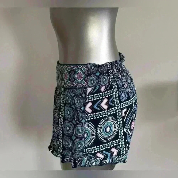 ✅Women’s Rayon Printed Shorts - Picture 2 of 13